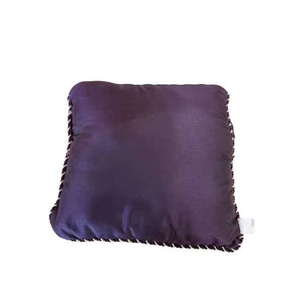 Chris Madden by JC Penney Pillows for bed or sofa and two shams with tassels - Picture 3 of 9